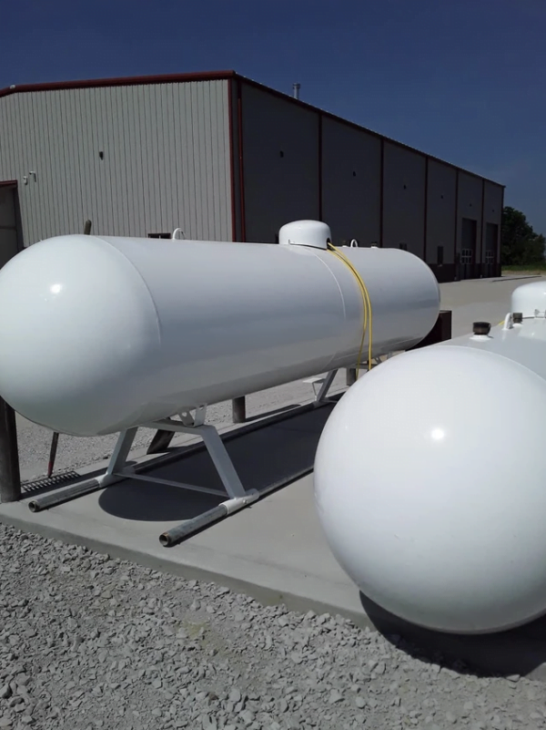 1000 gallon propane tanks